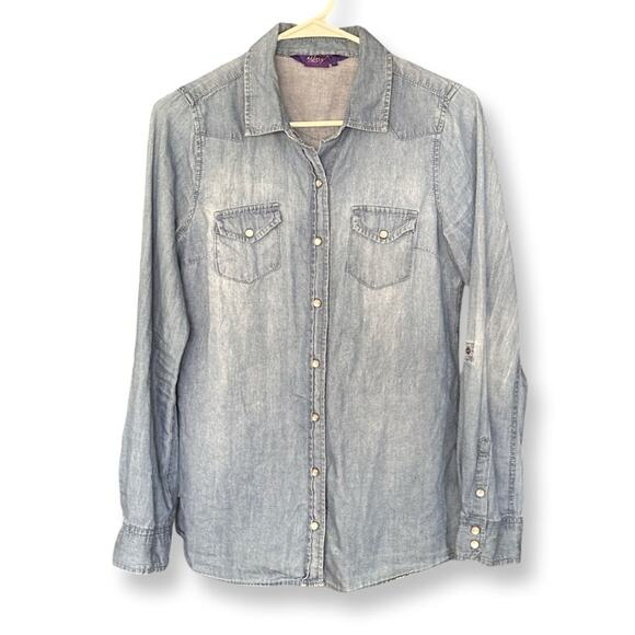 Miley Cyrus & Max Azria Pearl Snap Denim Shirt - Picture 2 of 7